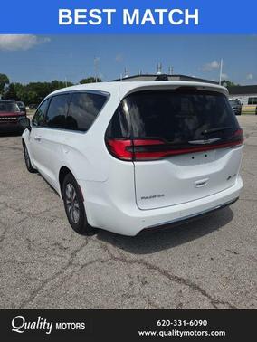 Bright White Clearcoat 2024 Chrysler Pacifica Hybrid Select