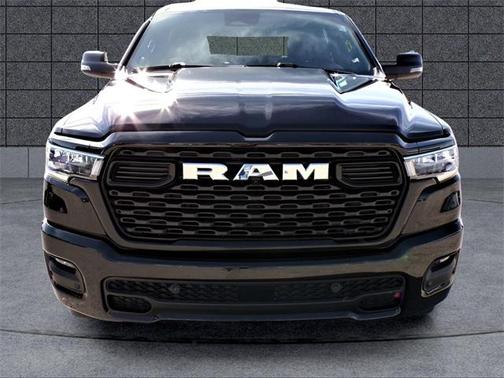 Diamond Black Crystal Pearlcoat 2026 RAM 1500 Big Horn/Lone Star