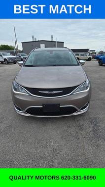 Molten Silver 2017 Chrysler Pacifica Limited