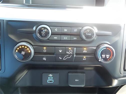 Oxford White 2024 Ford F-250 XL
