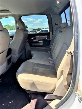 2018 RAM 2500 Laramie Crew Cab 4x4 6'4' Box