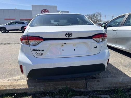 Ice Cap 2025 Toyota Corolla LE