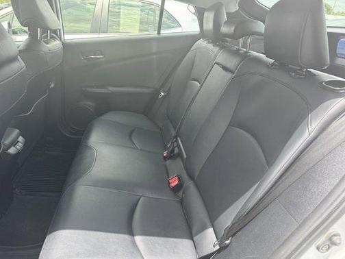 2022 Toyota Prius LE