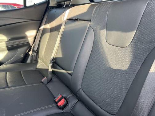 White Frost Tricoat 2023 Buick Encore GX Essence