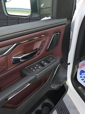 Ivory White Tri-Coat Pearlcoat 2026 RAM 1500 Limited