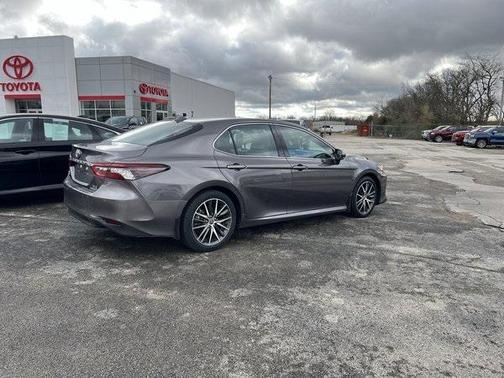 2023 Toyota Camry Hybrid XLE