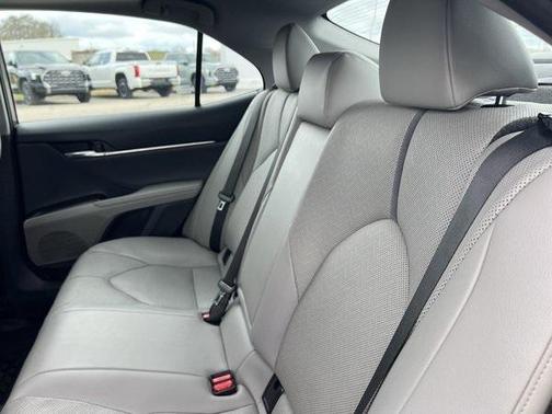 2023 Toyota Camry Hybrid XLE