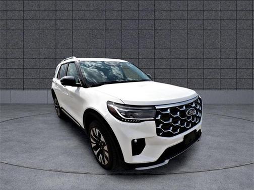 Star White Metallic Tri-Coat 2025 Ford Explorer Platinum