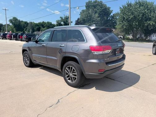 Gray 2018 Jeep Grand Cherokee Limited