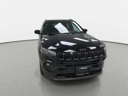 Diamond Black Crystal Pearlcoat 2026 Jeep Compass Latitude