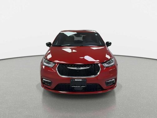 Red Hot Pearlcoat 2026 Chrysler Pacifica L