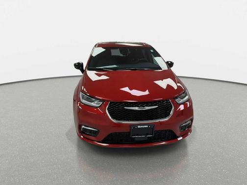 Red Hot Pearlcoat 2026 Chrysler Pacifica L