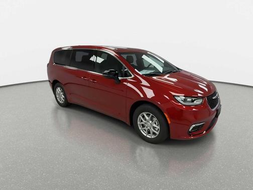 Red Hot Pearlcoat 2026 Chrysler Pacifica L