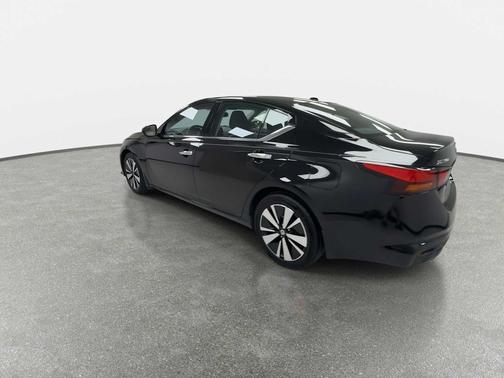 Super Black 2019 Nissan Altima 2.5 SV