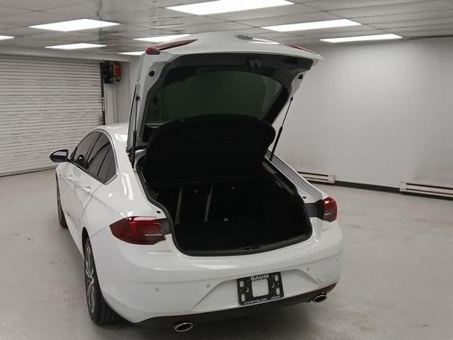 2019 Buick Regal Sportback FWD Essence