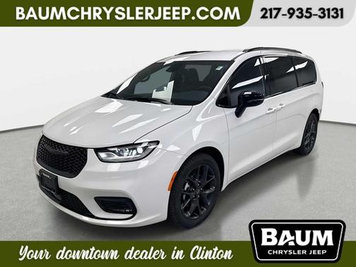 Bright White Clearcoat 2026 Chrysler Pacifica L