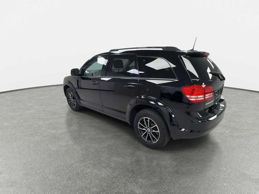 Pitch Black Clearcoat 2018 Dodge Journey SE