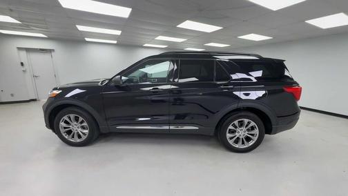 AGATE BLACK METALLIC 2022 Ford Explorer XLT