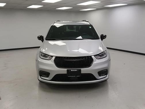 2026 Chrysler Pacifica L