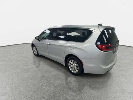 Silver Mist Clearcoat 2024 Chrysler Pacifica Touring L