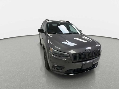 Granite Crystal Metallic Clearcoat 2023 Jeep Cherokee Altitude