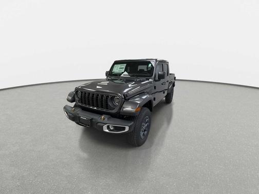 Granite Crystal Metallic Clearcoat 2026 Jeep Gladiator 85th Anniversary Edition