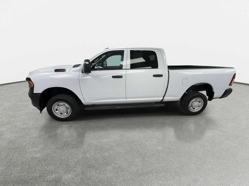 2023 RAM 2500 Tradesman Crew Cab 4x4 6'4' Box