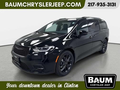 Diamond Black Crystal Pearlcoat 2026 Chrysler Pacifica L
