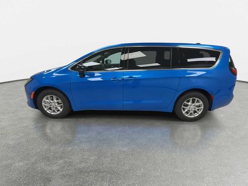 hydro blue pearlcoat 2027 Chrysler Pacifica L