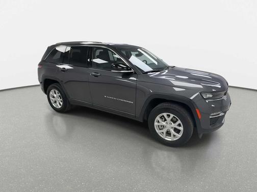 Baltic Gray Metallic Clearcoat 2023 Jeep Grand Cherokee Limited