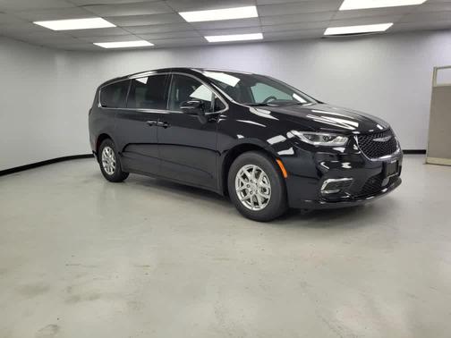 2025 Chrysler Pacifica L