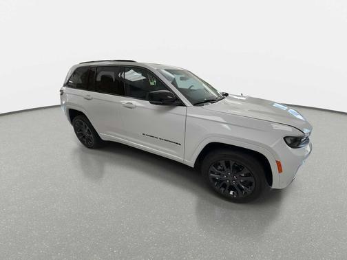 Bright White Clearcoat 2026 Jeep Grand Cherokee Limited
