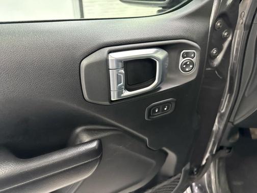 2021 Jeep Gladiator Willys 4x4