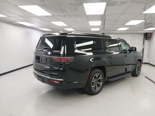 2023 Jeep Wagoneer L Series III 4x4