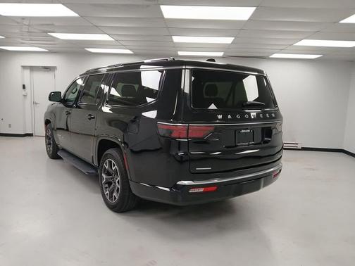 2023 Jeep Wagoneer L Series III 4x4