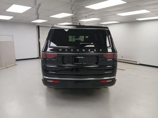 2023 Jeep Wagoneer L Series III 4x4