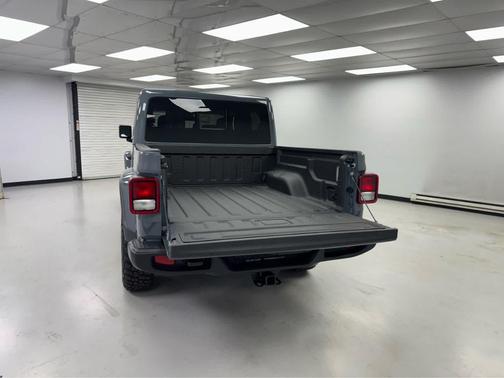 2025 Jeep Gladiator High Tide