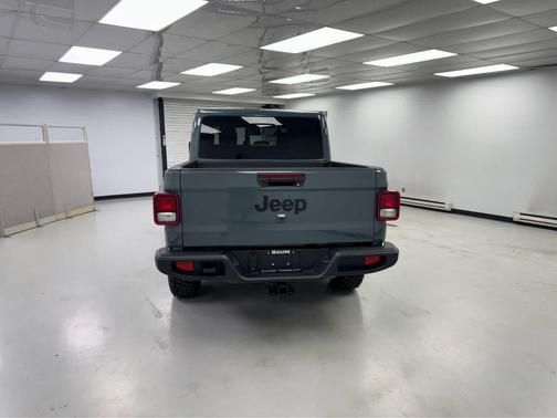 2025 Jeep Gladiator High Tide