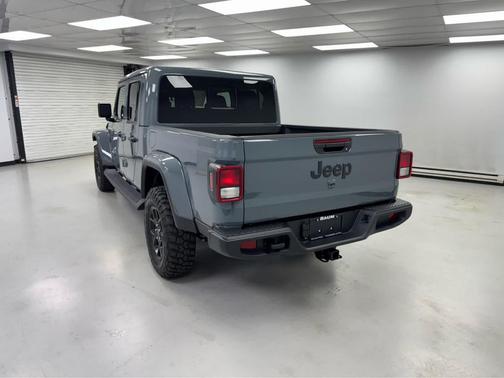 2025 Jeep Gladiator High Tide