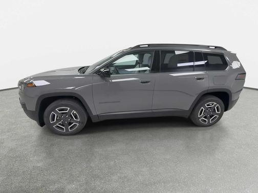 Sting-Gray Clearcoat 2026 Jeep Cherokee Laredo 4x4
