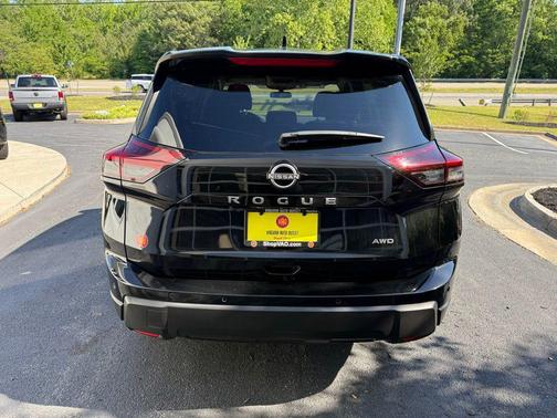 Super Black 2025 Nissan Rogue SV