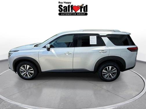 Brilliant Silver Metallic 2025 Nissan Pathfinder SL 4WD