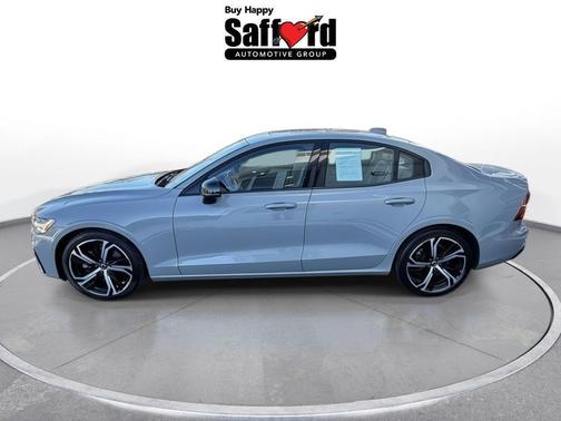 2024 Volvo S60 B5 Core Dark Theme