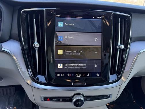 2024 Volvo S60 B5 Core Dark Theme