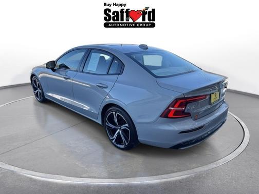 2024 Volvo S60 B5 Core Dark Theme