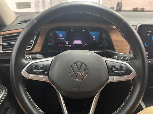 2024 Volkswagen Atlas 2.0T SE w/Technology 4MOTION