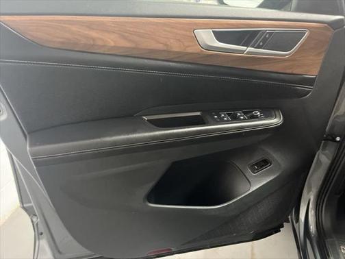 2024 Volkswagen Atlas 2.0T SE w/Technology 4MOTION