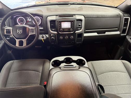2024 RAM 1500 Classic Warlock Crew Cab 4x4 5'7' Box