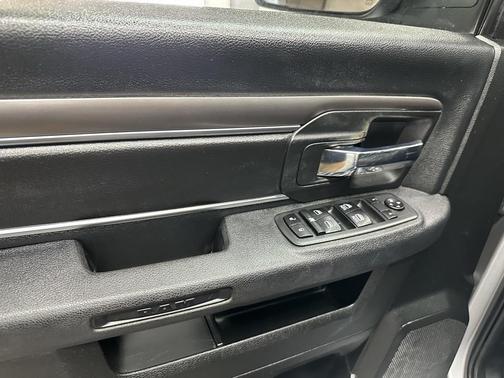 2021 RAM 1500 Classic Warlock Quad Cab 4x4 6'4' Box