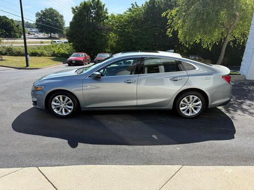 Sterling Gray Metallic 2024 Chevrolet Malibu FWD 1LT